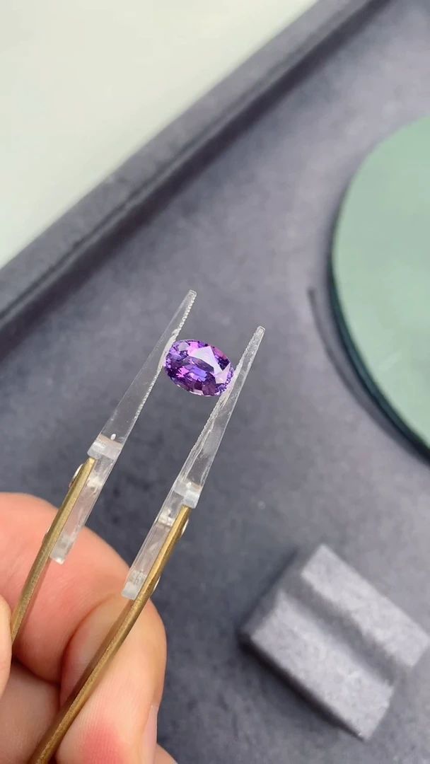 裸石彩色蓝宝石2.5ct紫蓝宝AC