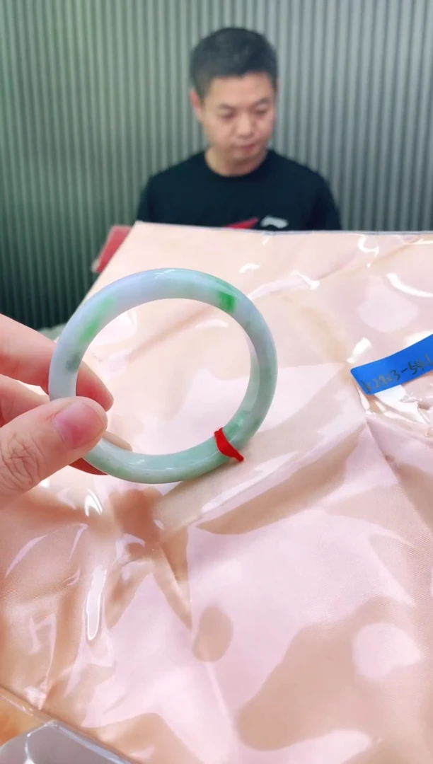 未镶嵌手镯翡翠111