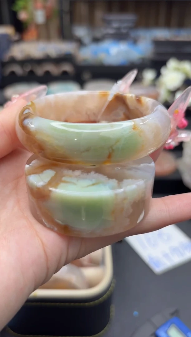 未镶嵌手镯石英质玉316(54圈赠送镯心)