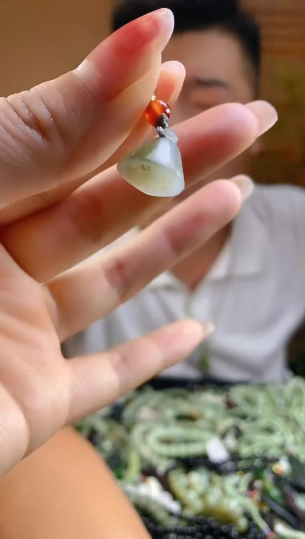 和田玉未镶嵌颈饰多样性发货，拍一发一