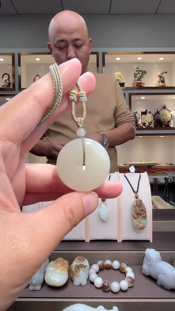 颈饰未镶嵌和田玉苏