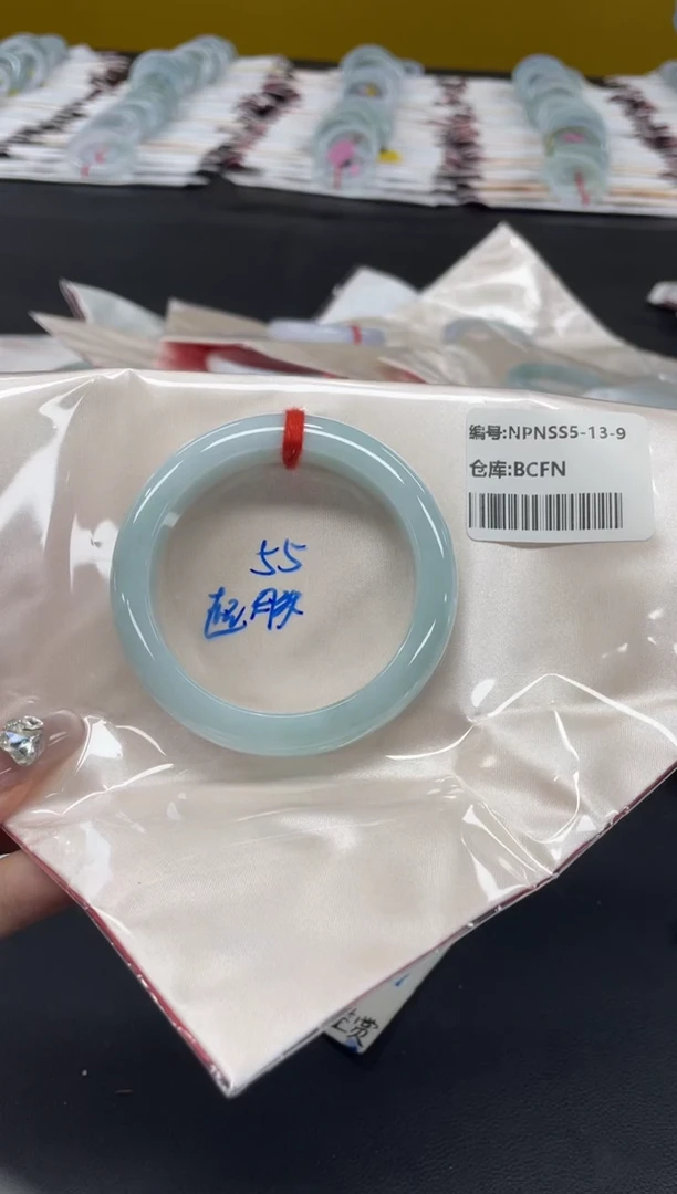 未镶嵌手镯翡翠翡翠手镯