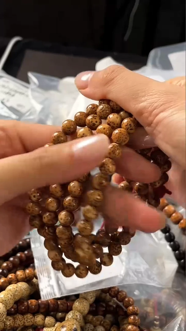 吊坠星月菩提精工级粉皮浅珀圆珠8长串