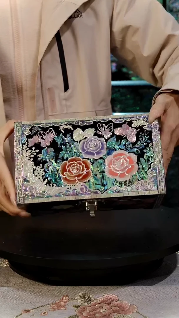 满贝底·弘贝雅螺钿漆器文化馆