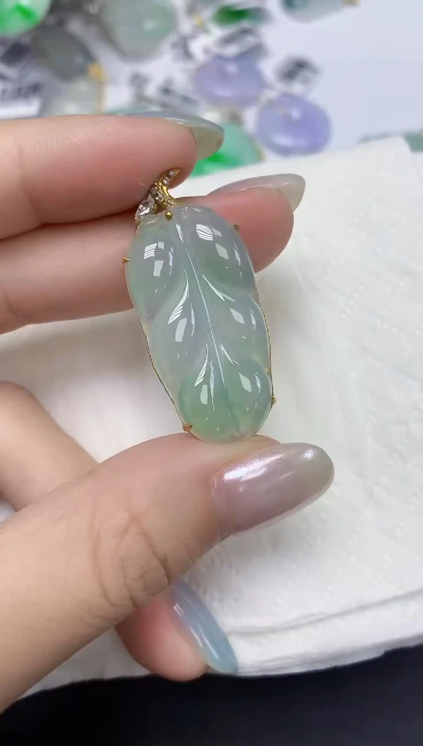 翡翠18K金镶嵌颈饰天然缅甸翡翠A货