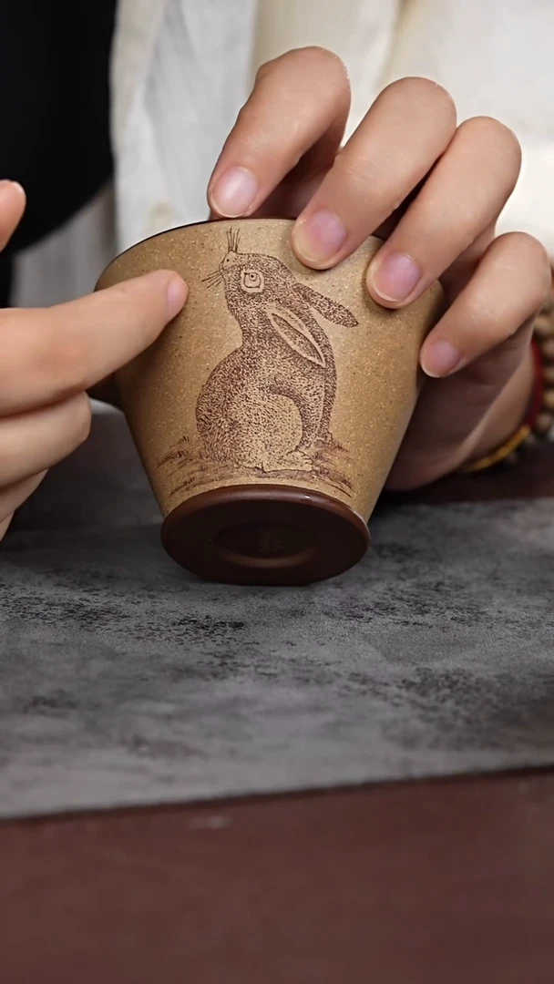 茶杯紫砂双色粉浆 刻绘兔