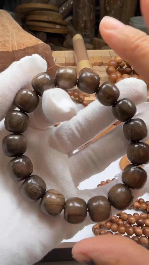 檀香木其他阴沉12x13微瑕沉水