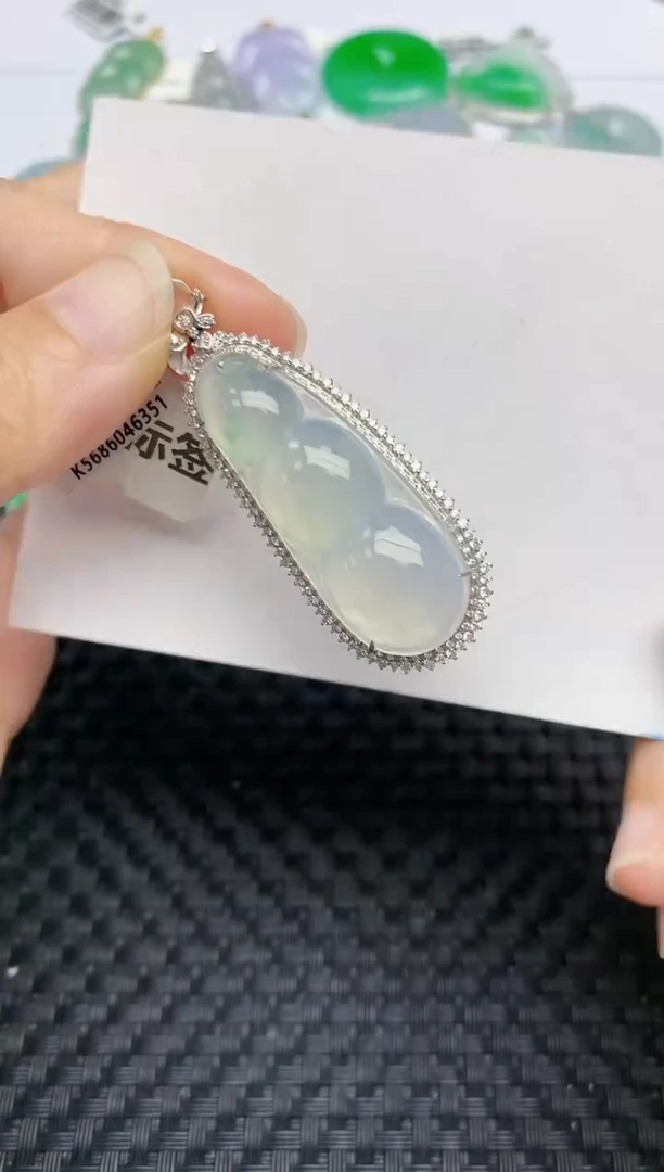 翡翠18K金镶嵌颈饰天然A货翡翠