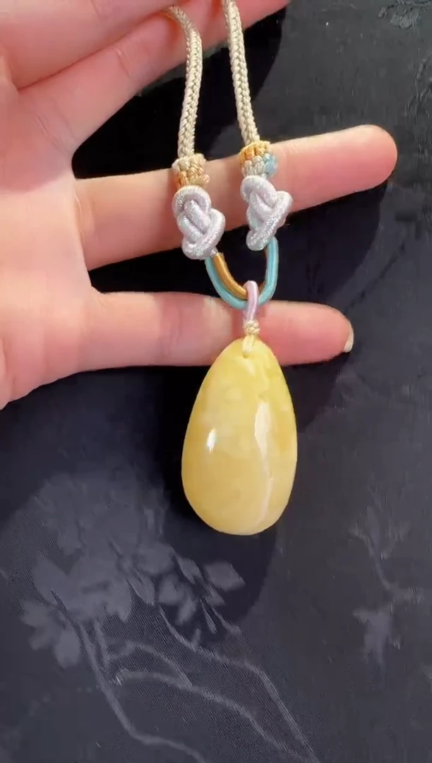 蜜蜡颈饰未镶嵌水滴款吊坠
