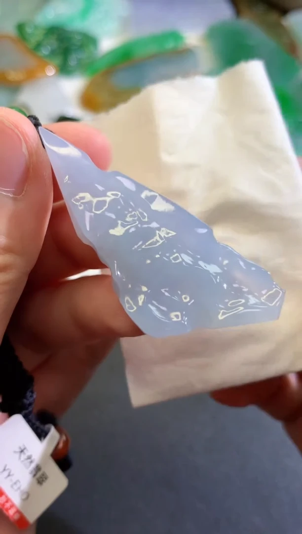 翡翠未镶嵌吊坠(不含链)658