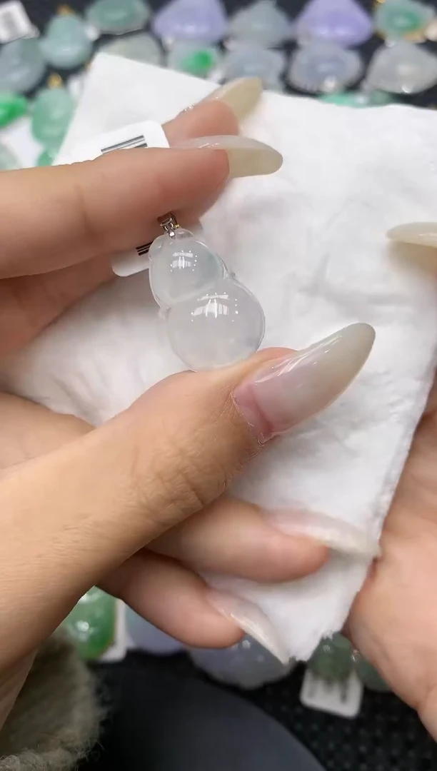 颈饰18K金镶嵌翡翠11111111111