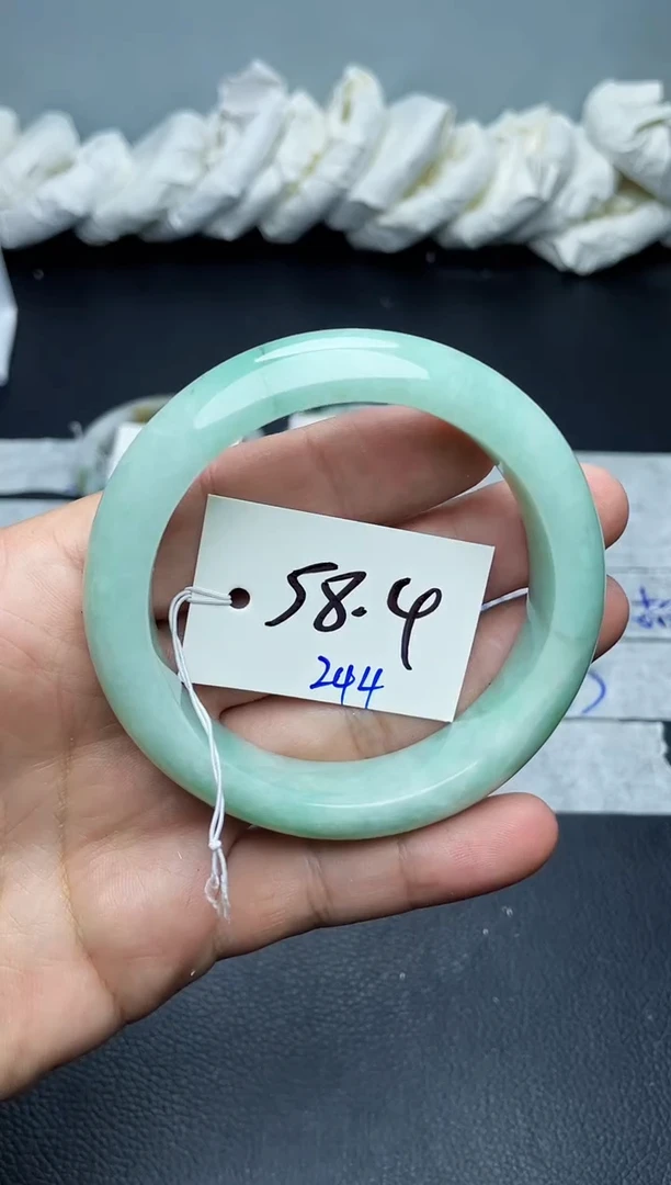 未镶嵌手镯翡翠244