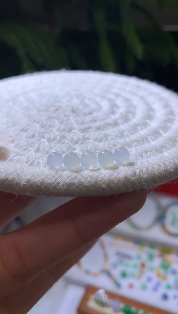 未镶嵌定制翡翠4.8卡珠子一组5个