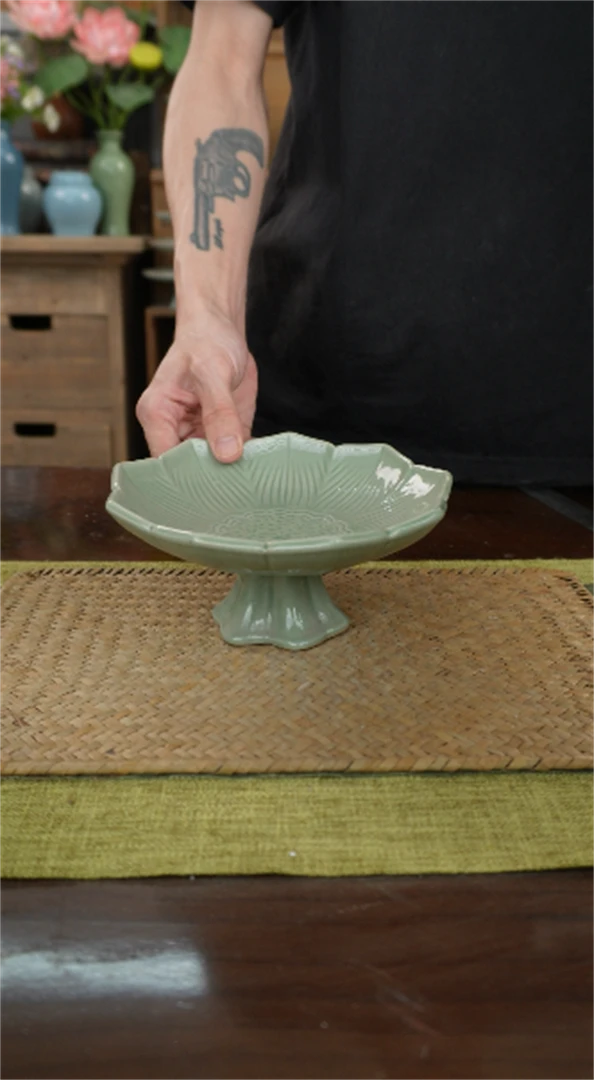 【闪购商品】梅子青莲花高脚果盘