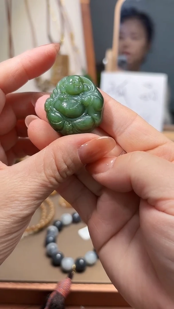 颈饰未镶嵌和田玉（碧玉）1