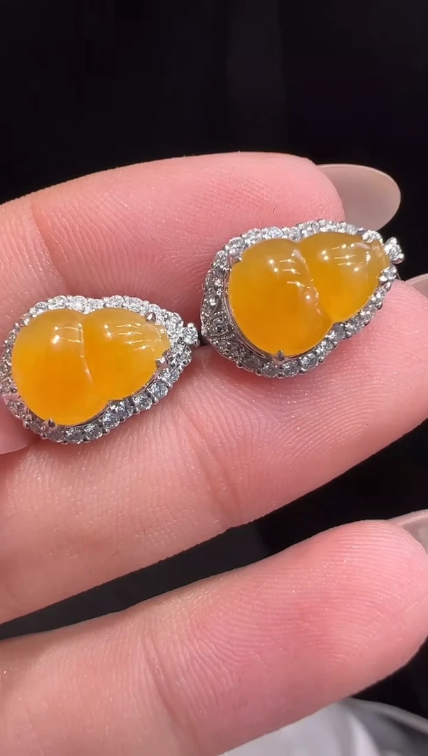 18K金镶嵌翡翠耳饰耳饰