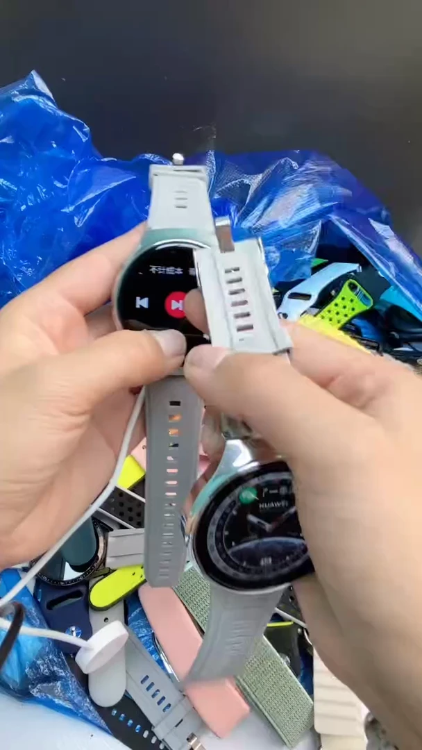 未拆封盒装手表/有充电器