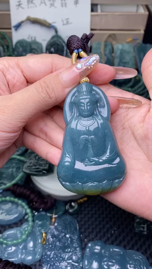 翡翠未镶嵌颈饰