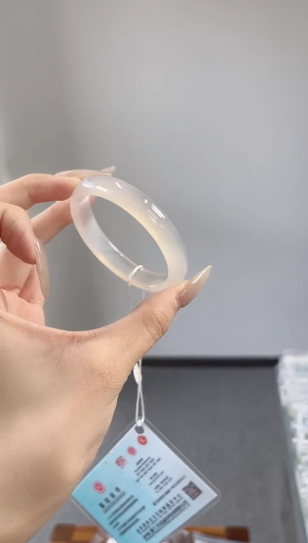 玛瑙/玉髓手镯未镶嵌52圈