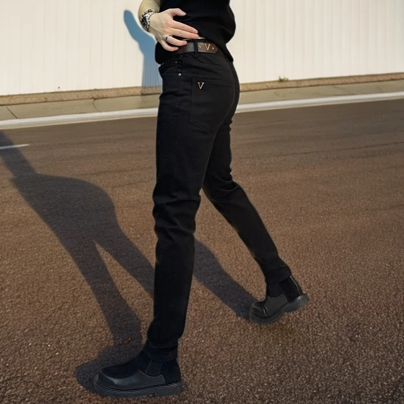 男士黑色牛仔裤秋冬加绒韩版显瘦时尚直筒爆款2025男款黑灰牛仔裤