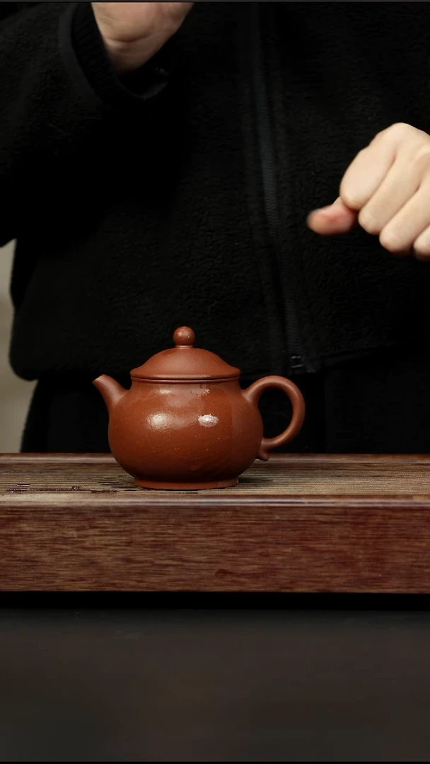 茶壶紫砂红降坡 潘壶