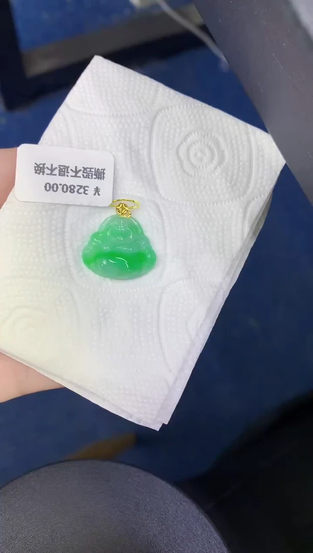 颈饰18K金镶嵌翡翠缅甸天然翡翠A货