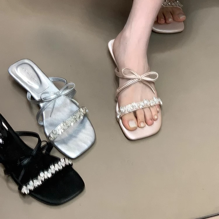 绝美水钻蝴蝶结一字拖女2025夏季新款外穿仙女风高级感细带凉拖鞋