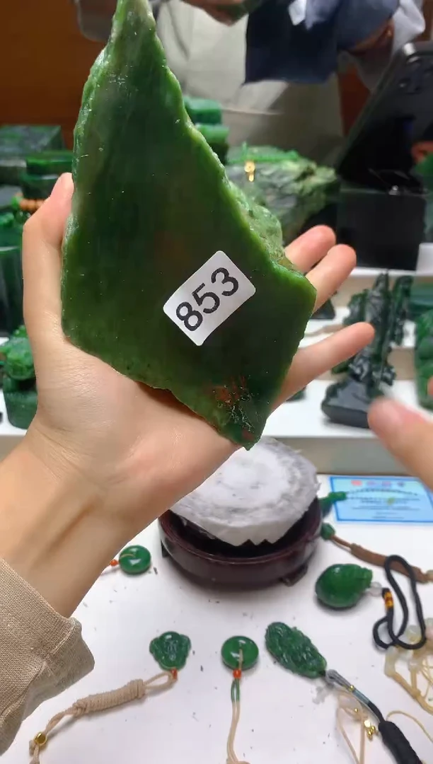 未镶嵌和田玉（碧玉）珠宝半成品0