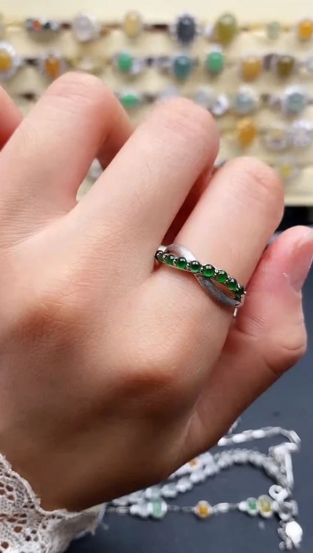 翡翠戒指银S925镶嵌222222222+2