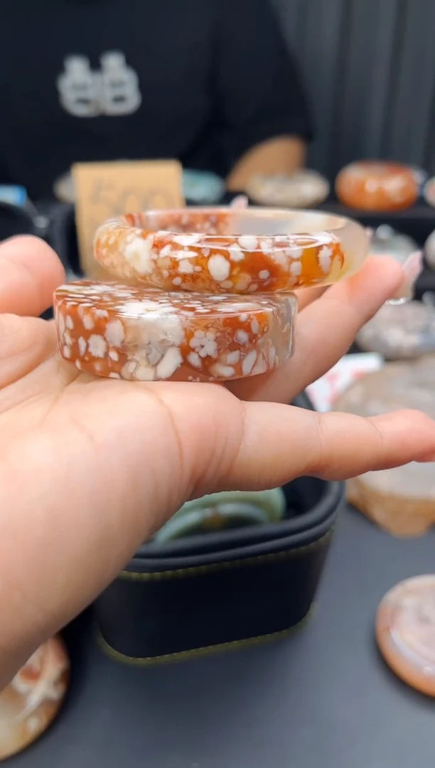 石英质玉手镯未镶嵌赠送镯心（圈口55