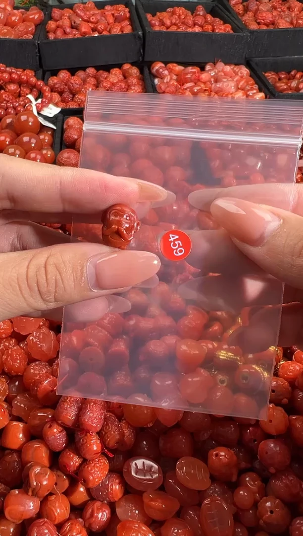 南红玛瑙未镶嵌颈饰1