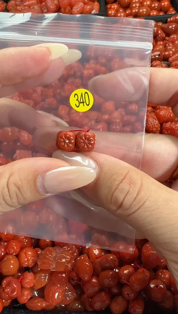 颈饰未镶嵌南红玛瑙1