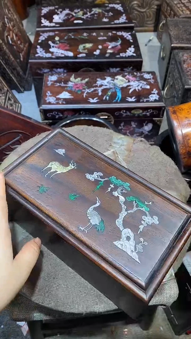 木木雕款盒子一个