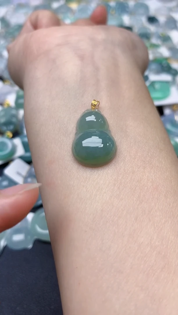 颈饰18K金镶嵌翡翠天然缅甸A货翡翠