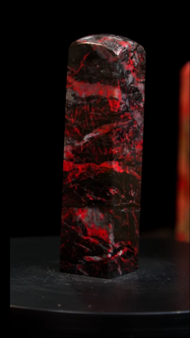 鸡血石刘关张印章