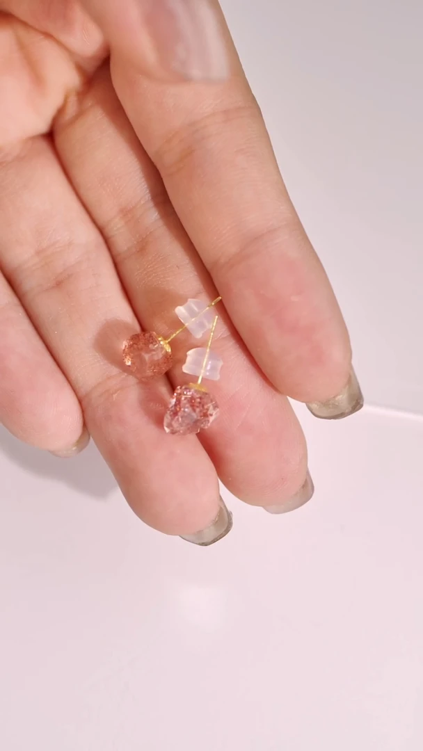 【闪购商品】水晶耳钉未镶嵌金草莓随型耳钉