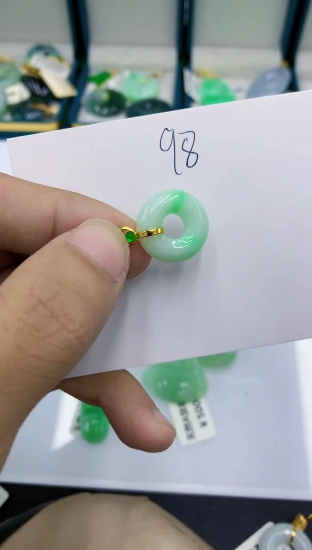 颈饰未镶嵌翡翠翡翠