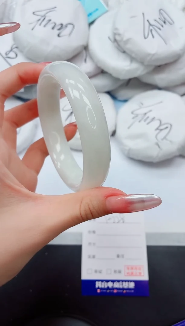 和田玉手镯未镶嵌15K228-63