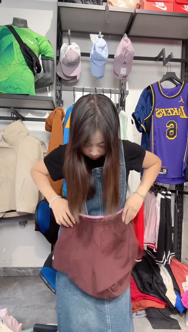 1676  编码 瑕疵款直播间过款为准 尺码 S