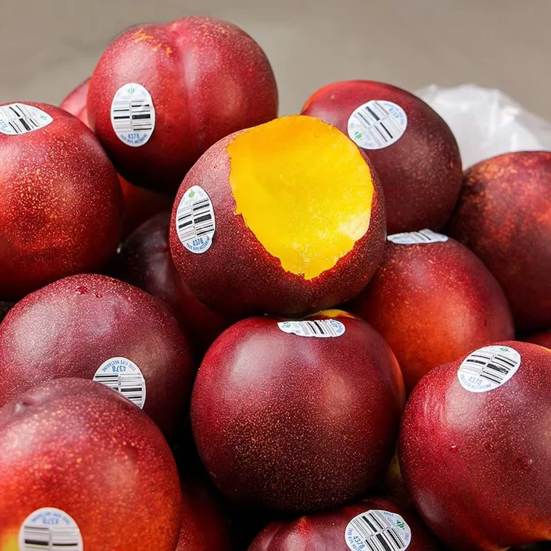 【顺丰】六个波‘’智利当季黄露黄金油桃一份净4斤（仅发南京）