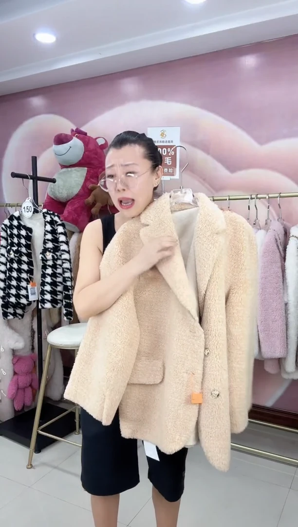 100%羊毛外套福利吖