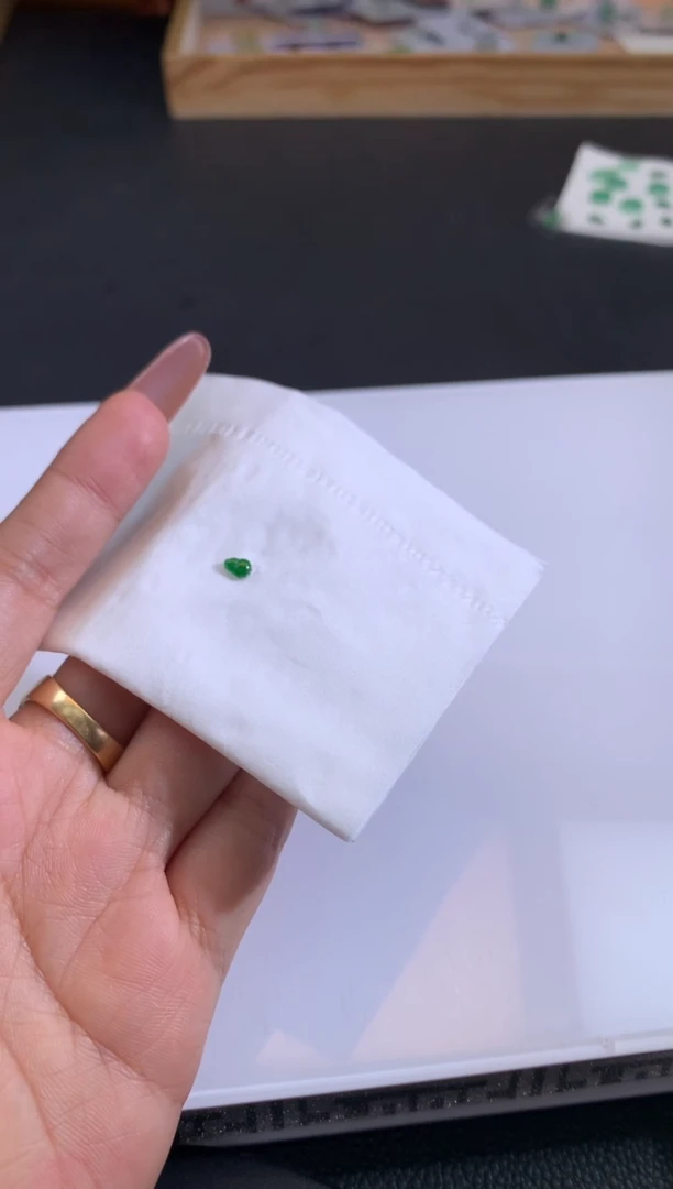 【闪购商品】定制翡翠未镶嵌翡翠
