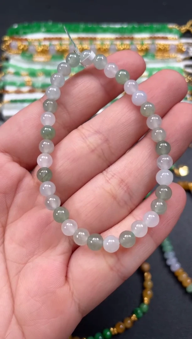 套链未镶嵌翡翠一条   P581