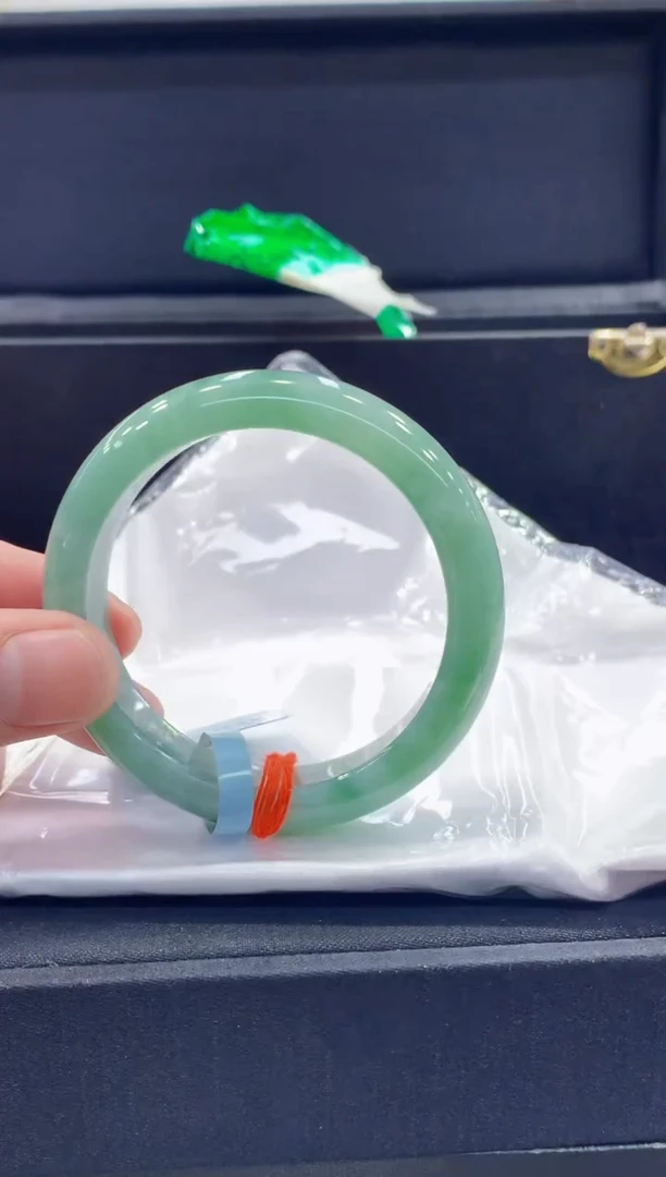 未镶嵌手镯翡翠翡翠手镯