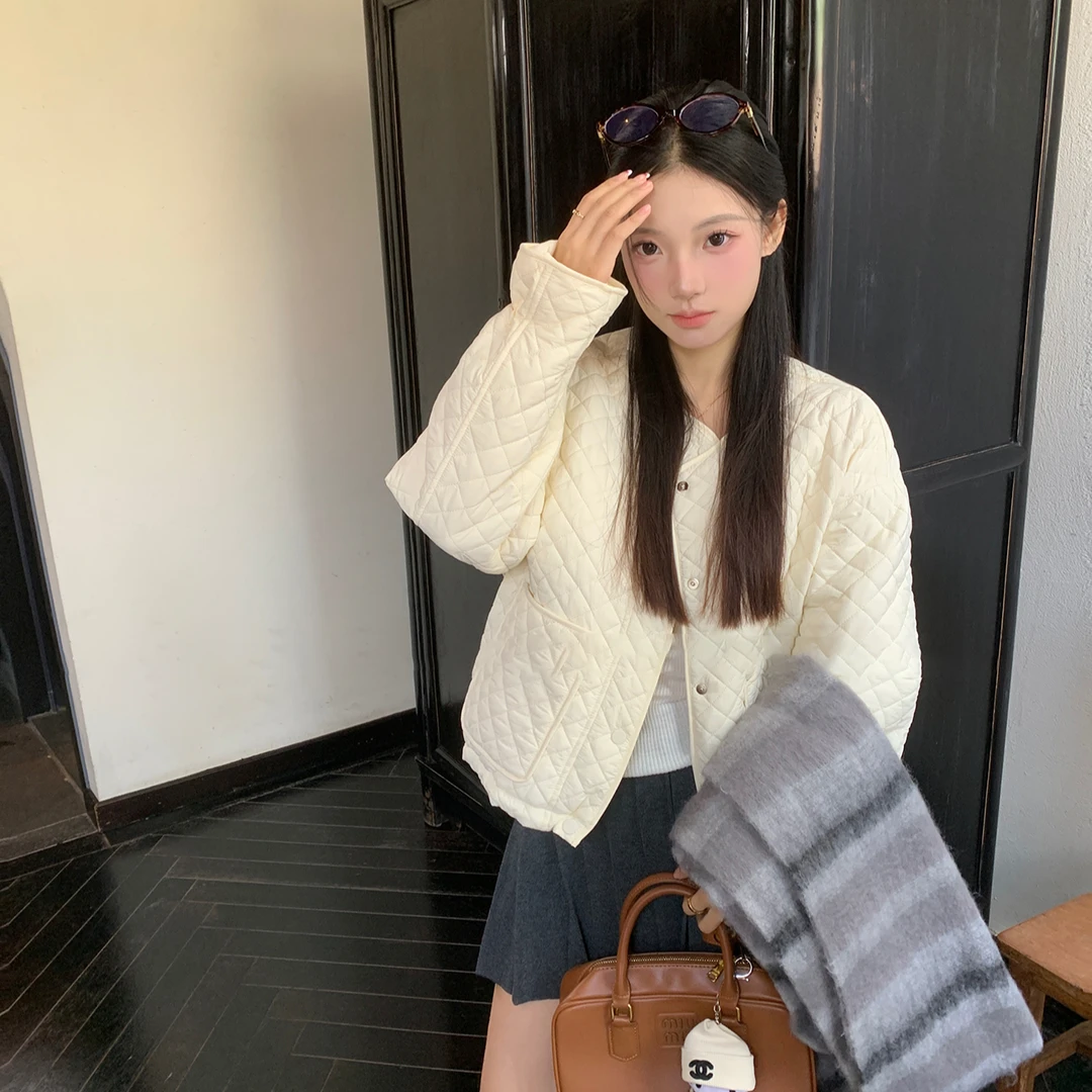 【运补5-8】白色菱格慵懒女短款轻薄宽松棉服冬季外套BD571