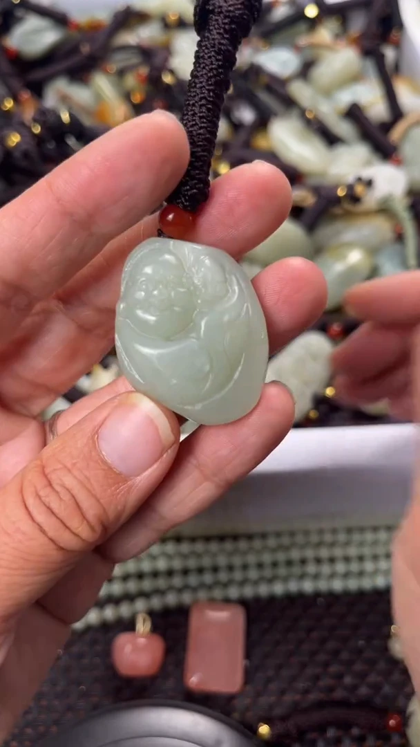 【闪购商品】和田玉颈饰未镶嵌多样性发货没有证书拍一发一有瑕