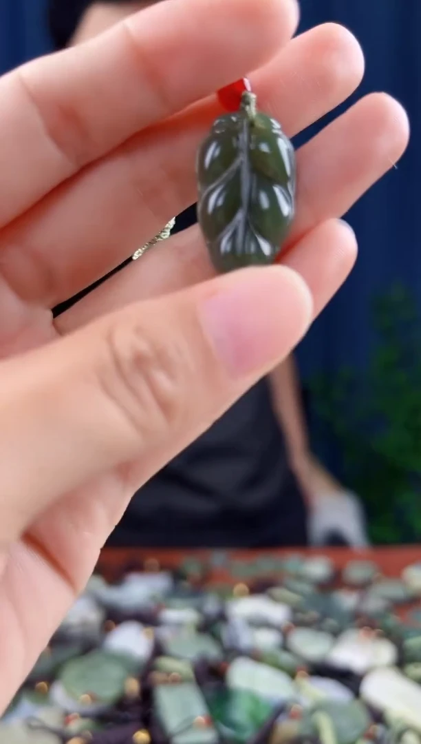 未镶嵌和田玉挂件拍一发一，