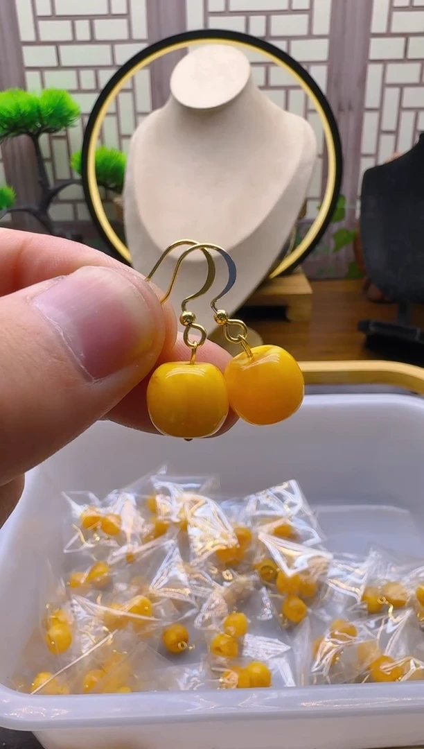 蜜蜡14K金镶嵌耳饰E01