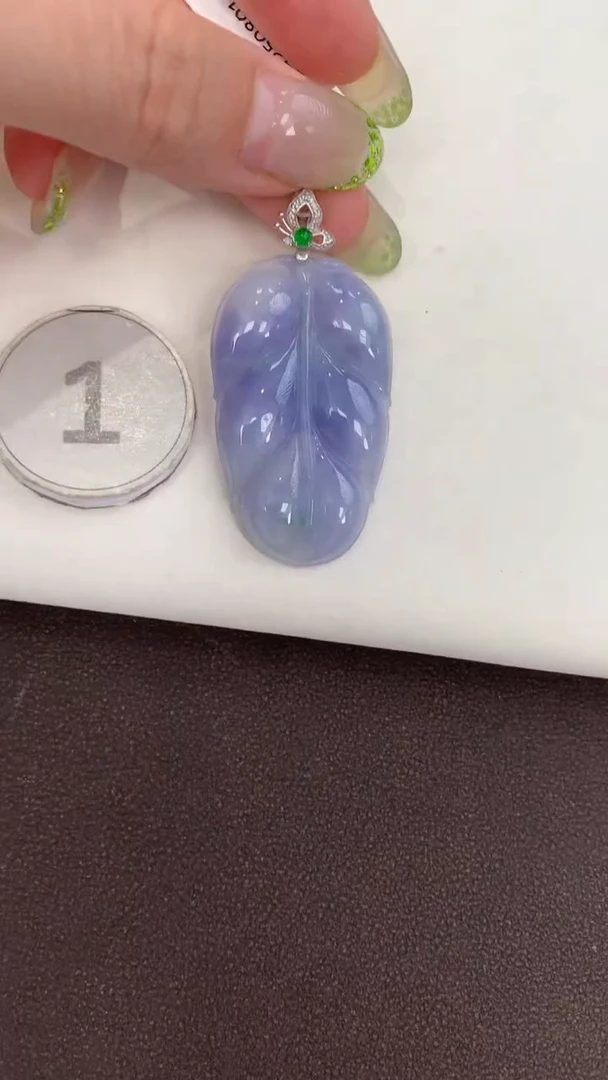 颈饰18K金镶嵌翡翠天然缅甸a货翡翠