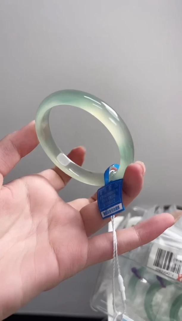 玛瑙/玉髓手镯未镶嵌55-56圈